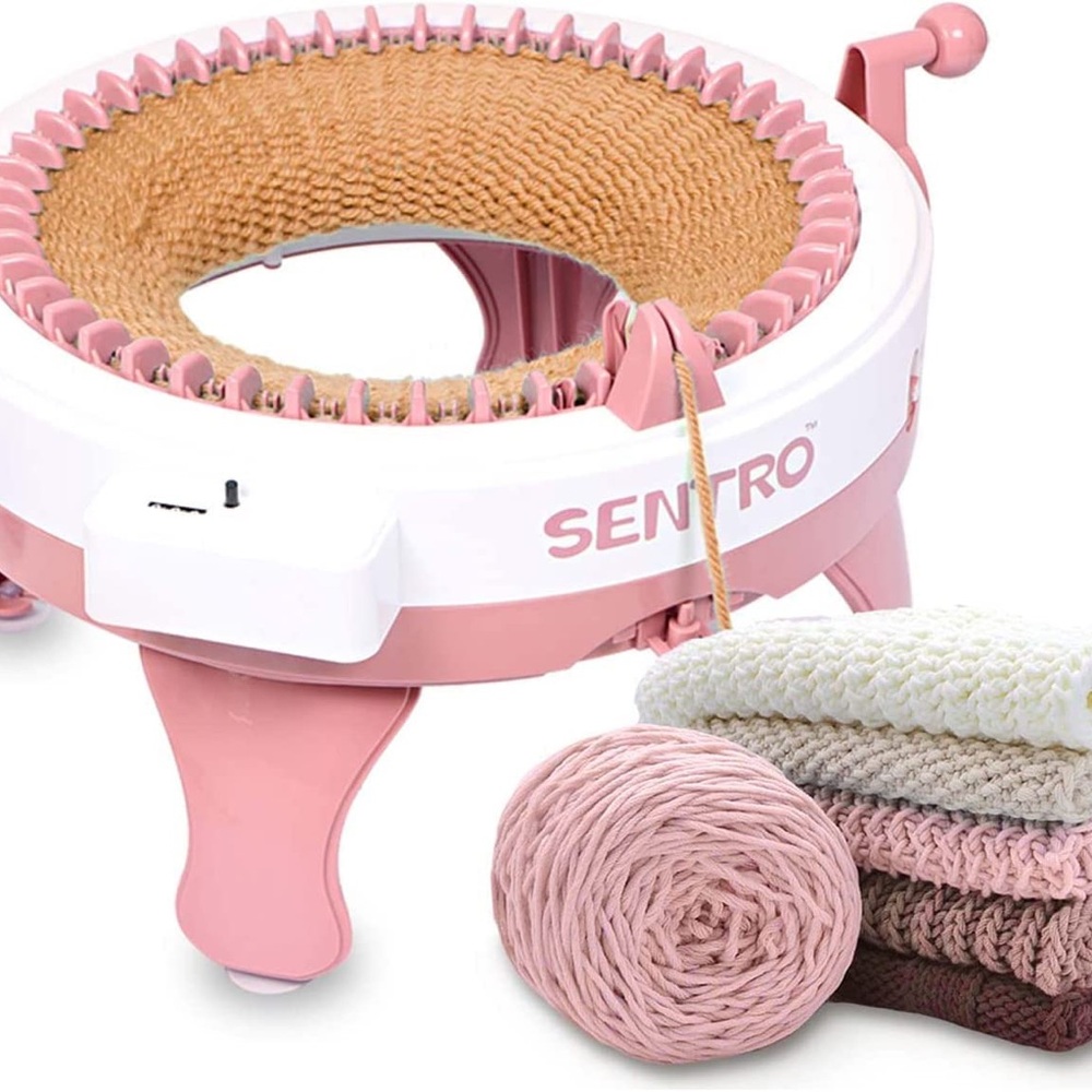 Sentro Knitting Machine with Yarn